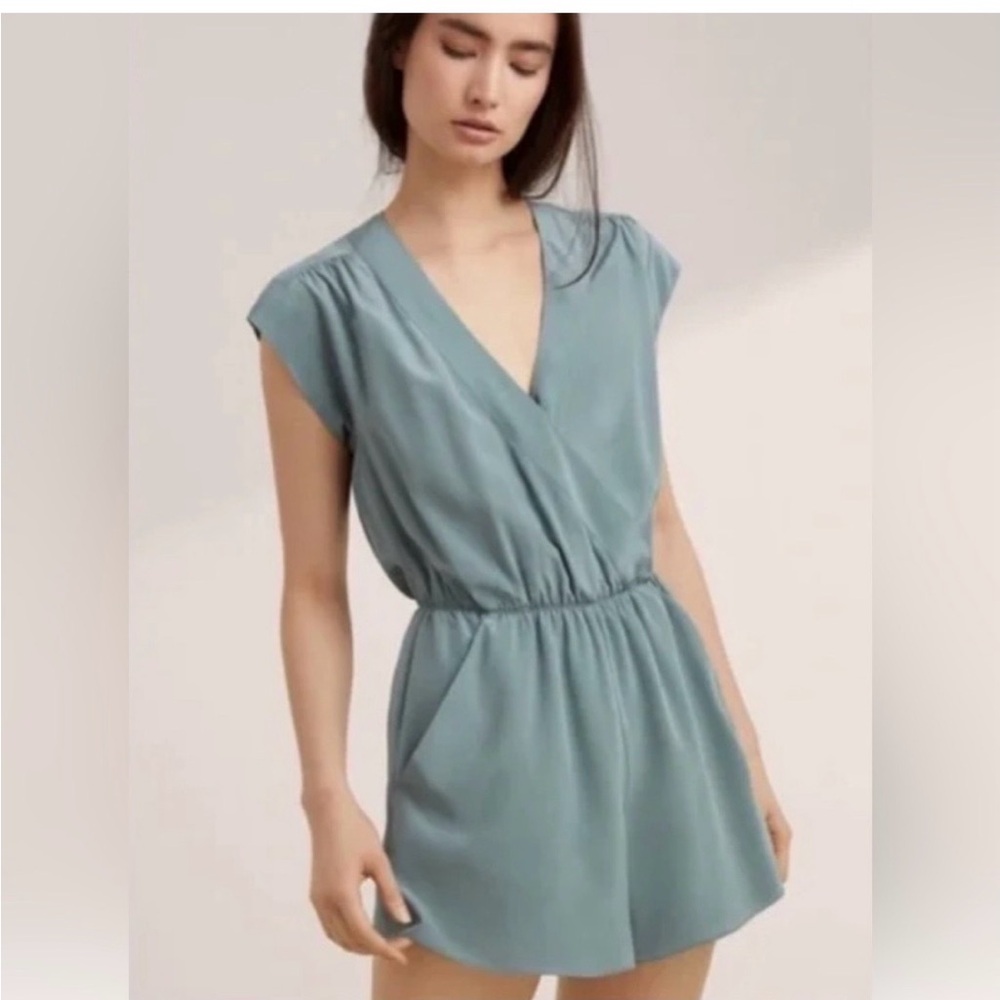 Aritzia Large 100% Silk Babaton Surplice Romper Jumpsuit. Royal Blue. - Picture 4 of 11
